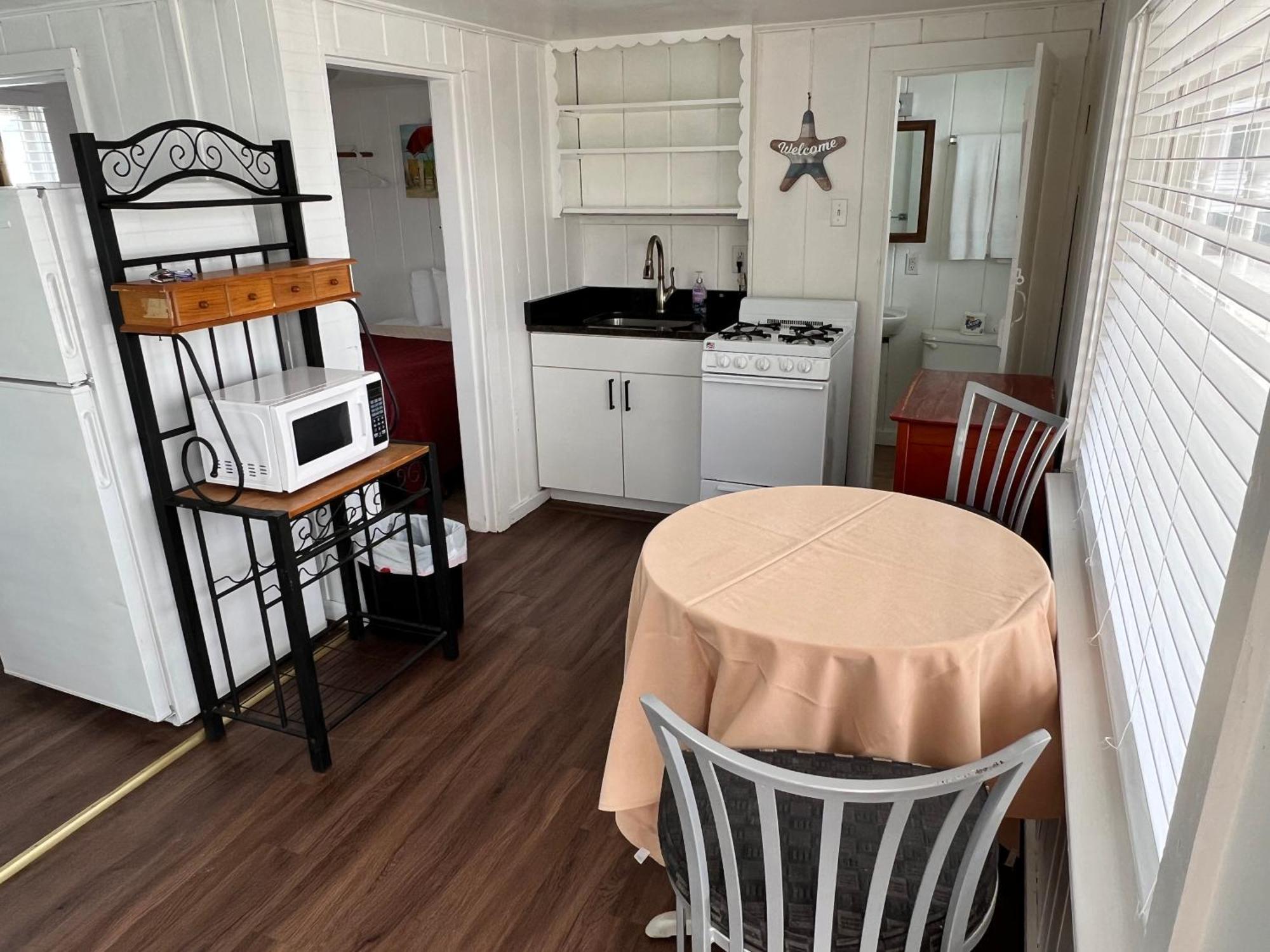 Nautical Beach Properties ハンプトン エクステリア 写真